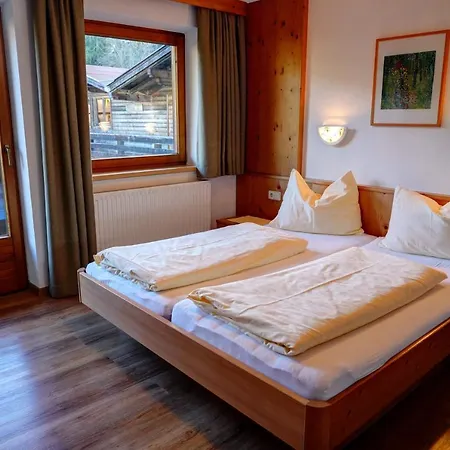 Iris Hotel