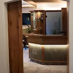 Iris Otel Auffach