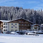 Iris Otel Auffach