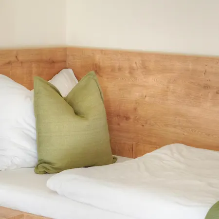 Iris Hotel 3*